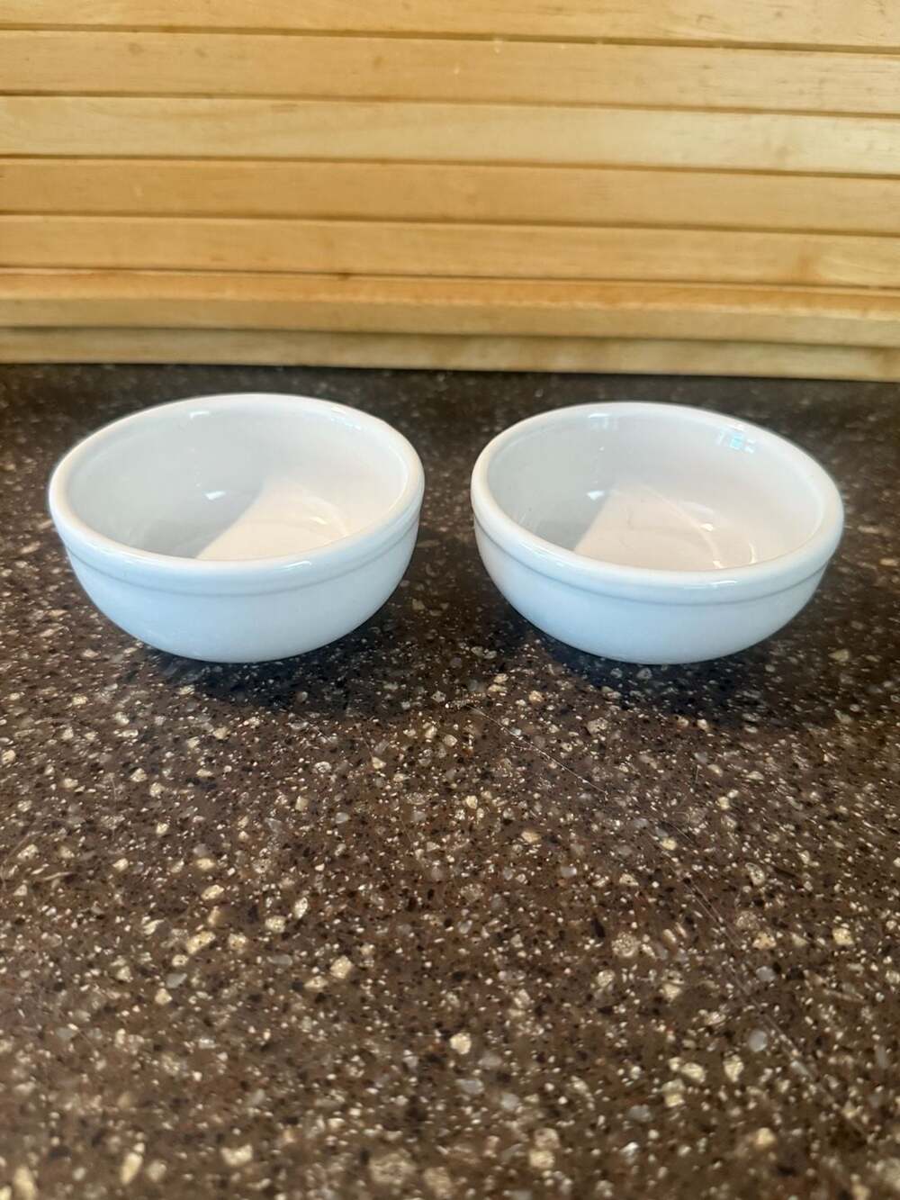 TodaysHome White Porcelain Ramekin Set of 2